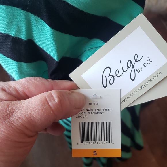 Dress - Picture 3 of 6